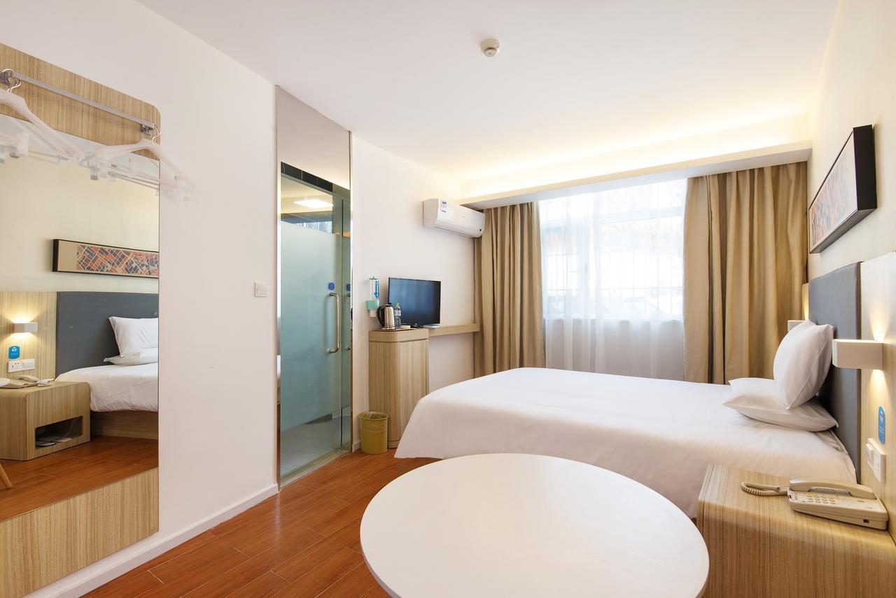 Hanting Hotel Shanghai Chunsha Jinhui Plaza Екстериор снимка